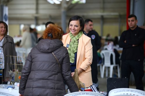 karabaglar-belediyesi-bozyaka-pazaryeri-duzenlemesi-3.jpg
