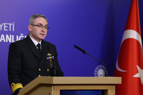 aw421267-01.jpg