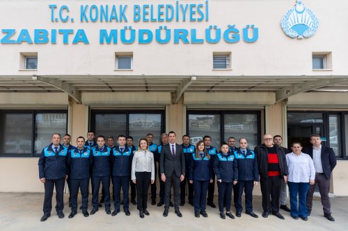 baskan-mutlu-belediye-calisanlariyla-bayramlasti-8.jpeg