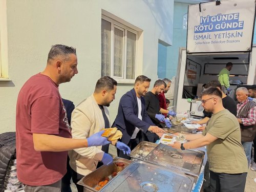 recep-pehlivan-icin-mevlid-i-serif-ve-iftar-programi-duzenlendiseferihisar-belediye-baskan-yardimcisi-gokhan-pehlivanin-vefat-eden-babasi-recep-pehlivan-icin-camikebir-mahallesi-hamam-alani-mevkiinde-guduk-minar-3.jpg