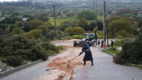 cesme-son-24-saatte-turkiyenin-en-yogun-yagisini-aldi-3.jpg