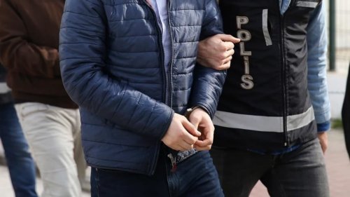 10-ilde-hdk-operasyonu-gazeteciler-sanatcilar-ve-siyasi-parti-uyeleri-dahil-52-gozalti-mn0w.jpg