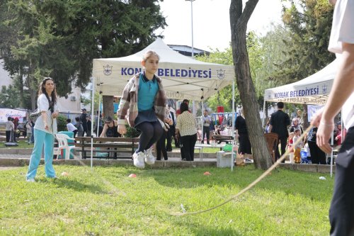 baskan-mutlu-cocuklarin-bayram-coskusuna-ortak-oldu-7.jpeg